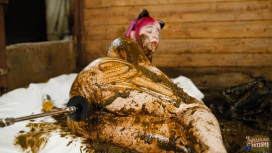 Catwoman Lyndra Erste Mal im Gülleschacht – Bild 14