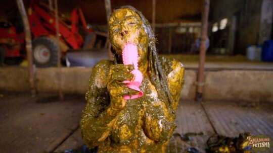 Brooke Maddison Dung Erotika 2 – Bild 3